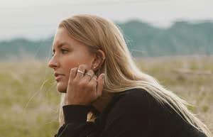 Is Your BFF Secretly Giving Up on Happiness? These 4 Sneaky Signs Say Yes (And Astrology Might Blame Mercury)