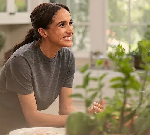 🌟 Meghan Markle's Royal Plagiarism Scandal: Is Her Netflix Show for Kids a Copycat? Find Out the Star-Struck Story! 🌟