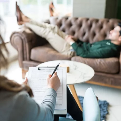 5 Therapy Myths That’ll Have You Saying “Wait, That’s Not True?”—Spoiler: Science Throws Some Serious Shade