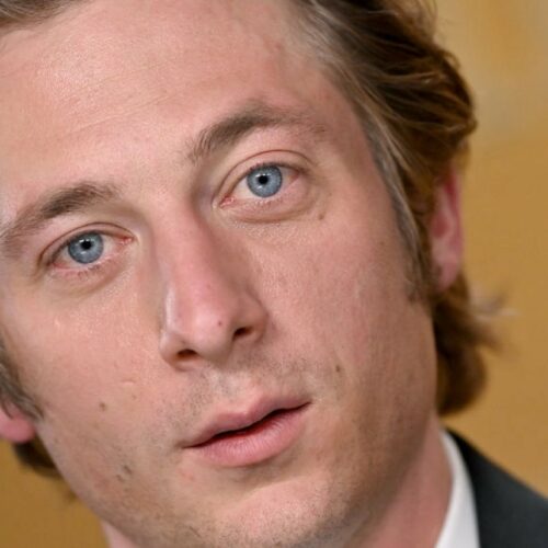 You Won’t Believe Whose Signature Jeremy Allen White’s Autograph Totally Outsmarts—And Why Fans Are Losing Their Minds!