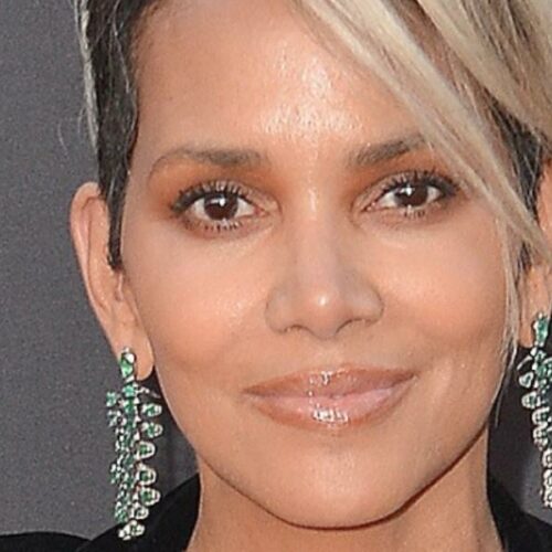 Halle Berry’s Bikini Betrayal: Did an Apple Snack Trigger a Wardrobe Malfunction Written in the Stars?