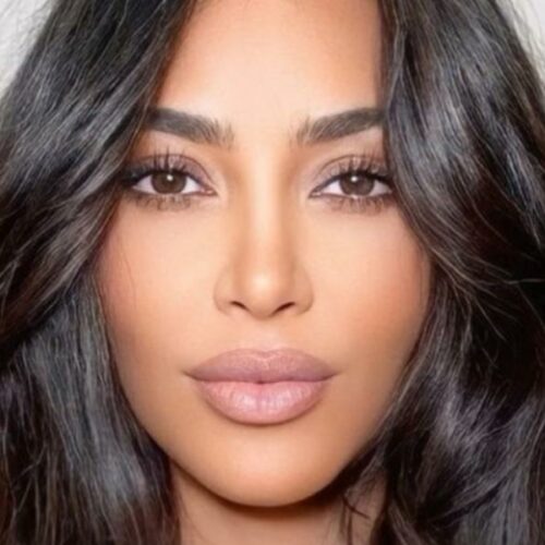 Kim Kardashian’s Bikini Bombshell: Why Fans Think She’s Trying to Freeze Time at Age 12—Is This a Midlife Crisis or Cosmic Comedy?