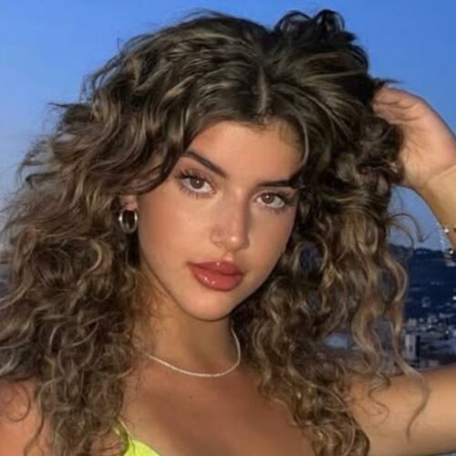 Zoe Gara Drops the Gloves—and the Top? Martial Artist’s Morning Greeting Has Fans Wondering What Just Happened!