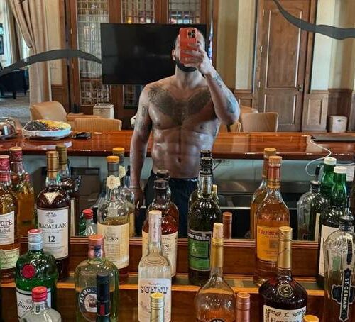 Drake’s Six-Pack Photo Sparks Outrage—But It’s Not What You Think (Or Is It?)