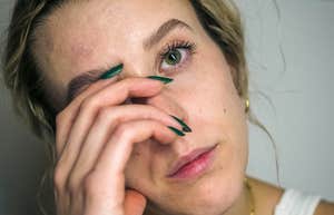 5 Relationship Red Flags So Loud Even Your Horoscope Is Begging You to Break Up Already