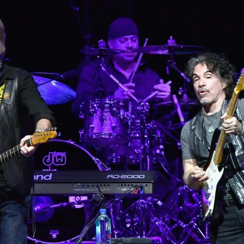 Hall & Oates Settle Feud in Secret—Did the Stars Finally Align, or Did Someone Just Need a New Fortune Teller?