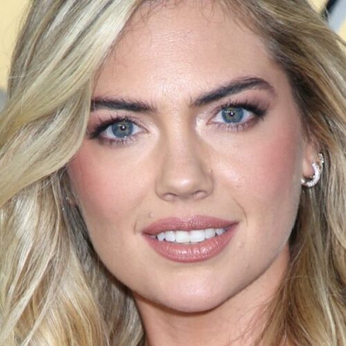 Kate Upton’s Bikini Malfunction Sparks Fiery Debate: Is She Serving Flawless or Fiasco?