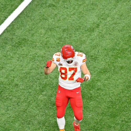 Travis Kelce’s Pre-Game Outfit Has Fans Wondering: Fashion Flop or Cosmic Catastrophe?