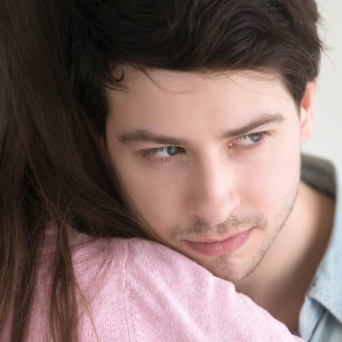 When a Man Gets Defensive About These 11 Things, Honey, You’re Not Dating Him — You’re Starring in a Mystery Drama.