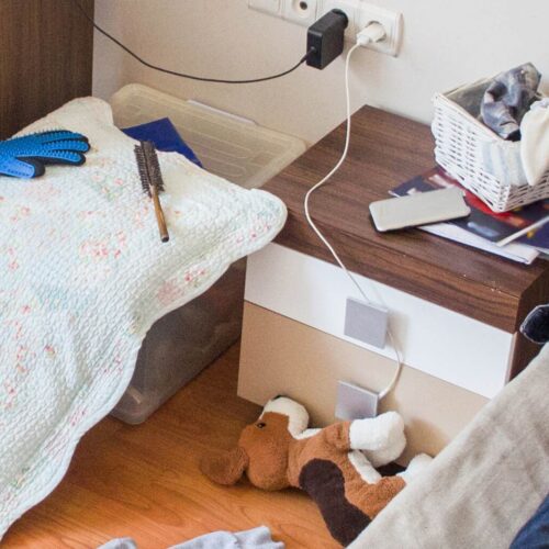11 Bedroom Red Flags That Scream “I’m Not Okay”—And No, It’s Not Just About Missing Socks