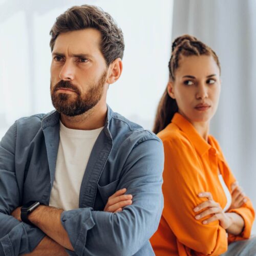 7 Red-Flag Topics Your Husband Brings Up When Your Marriage Is Secretly on Life Support (And No, It’s Not What You Think)