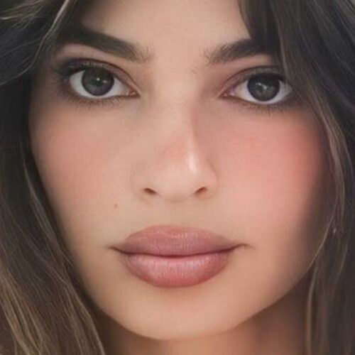Emily Ratajkowski Draws the Line: Why Sitting Naked on the Floor Is a Cosmic No-No You Didn’t See Coming!