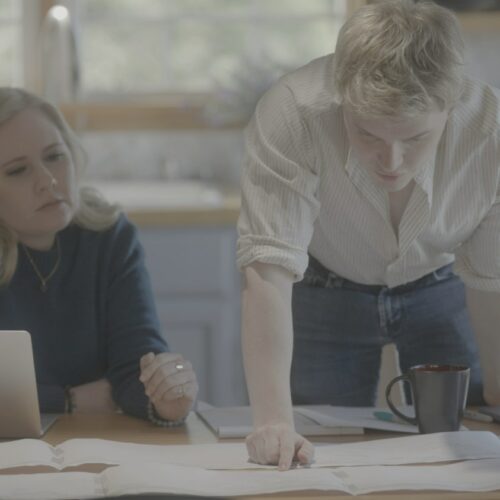 “IT: Welcome to Derry” Premiere Shatters Ratings—Is Pennywise Casting a Spooky Spell on TV Viewers’ Stars?