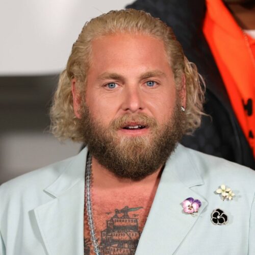 Jonah Hill’s Alien-Level Transformation on Set Has Fans Asking: Did He Just Time Travel or Join a Witness Protection Program?