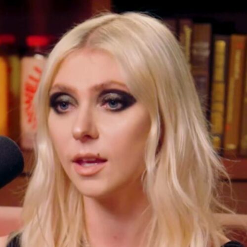 “Cindy Lou Who Speaks Out: The Shocking Dark Side of Playing the Grinch’s Sweetheart That No One Saw Coming!”