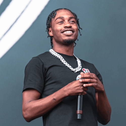 Lil Tjay Drops Bars at Applebee’s—Is This the Weirdest Concert Venue Ever or Just Genius Marketing?