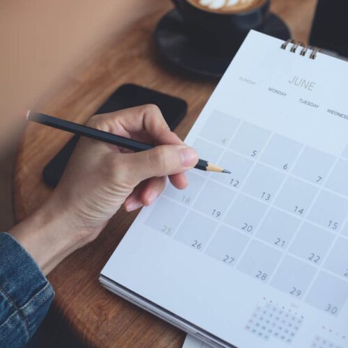 Think You’re Crushing It? The Top 5% Of Productivity Gurus Swear By Avoiding THESE 11 Surprising Time-Wasters—Can You Guess What They Are?