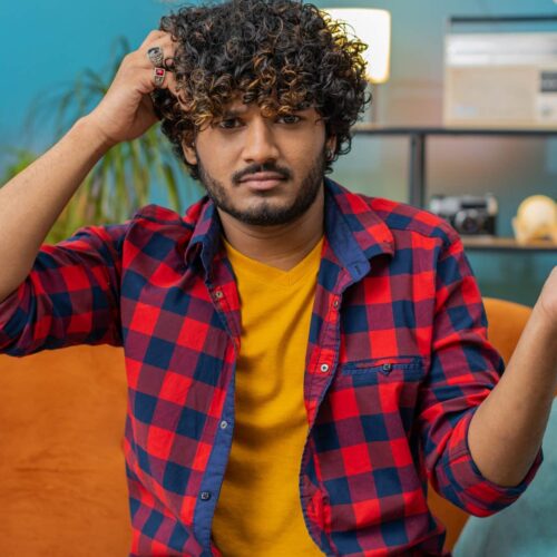 Does Your Inner Diva Have Low Self-Esteem? 6 Sneaky Signs That Even Your Horoscope Wishes You&rsquo;d Notice!