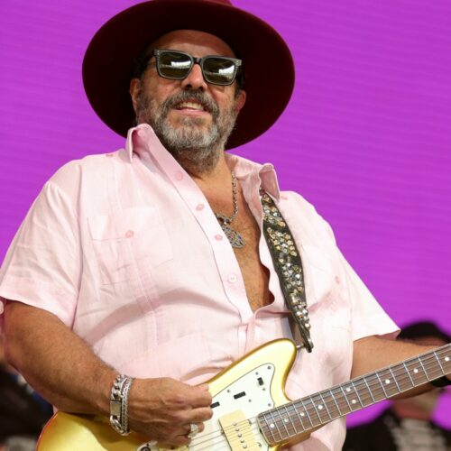 Raul Malo’s Sudden Exit: What the Stars Didn’t Predict About The Mavericks’ Beloved Frontman’s Final Encore