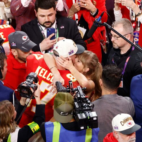 Travis Kelce’s Shocking Gameday Music Ban: Why Taylor Swift’s Tunes Got Thrown Out of Arrowhead Stadium!