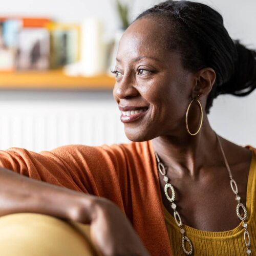 11 Dead Giveaways Her Home Is A Snooze Fest &mdash; And What the Stars Say About It!