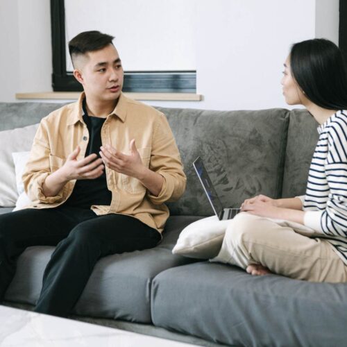 11 Mind-Blowingly Shallow Phrases These Emotionally Barren Folks Can’t Stop Spitting — Spot Them Before You Waste Another Second!