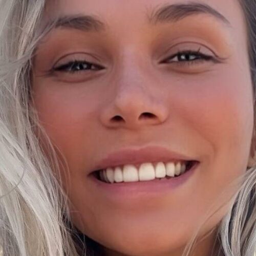 Courtney Stodden Drops All Pretense&mdash;and Probably Her Phone&mdash;In Miami Beach Photo That&rsquo;s Turning Heads and Twisting Fates!