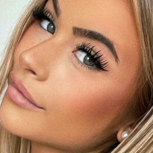 Emily Elizabeth&rsquo;s Hawaii Shirt-Lift Sparks Juicy &lsquo;Strawberries&rsquo; Speculation &mdash; What&rsquo;s She Really Revealing?