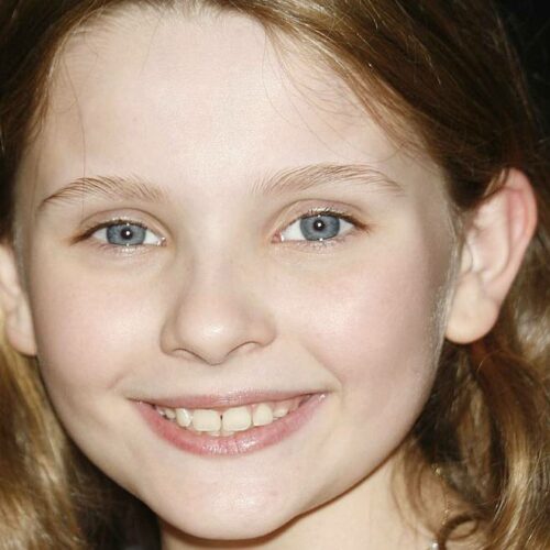 From Little Miss Sunshine to Big Surprise: This Child Star’s Red Carpet Glow-Up Has Astrology Fans Buzzing!