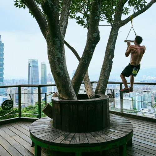 Rain or Shine? Netflix Hits Pause on Alex Honnold’s Death-Defying Skyscraper Climb—What’s Brewing in Taipei’s Stormy Skies?