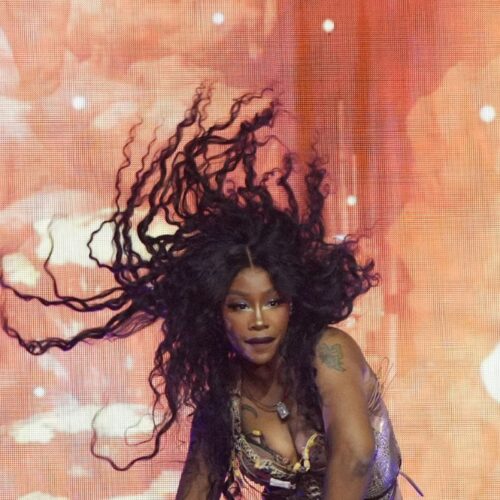 SZA&rsquo;s Pole Dance in a See-Through Top Has Fans Wondering: Is Scorpio Season Turning Up the Heat or What?