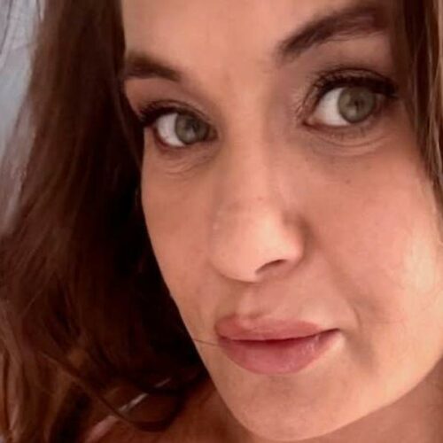 Karolina Kowalkiewicz&rsquo;s Oceanfront Bikini Snap Has Fans Blushing&mdash;What&rsquo;s She Hiding Behind That Smolder?