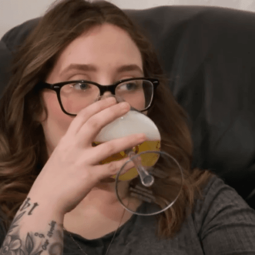 "Pumpkin Takes the Plunge: Will Mama June Embrace Her Daughter’s Risqué New Venture on OnlyFans?"