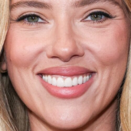 "Scarlett Johansson's Jaw-Dropping Bikini Reveal: Is She Channeling Hawaiian Goddesses or Just Teasing a New Role?"