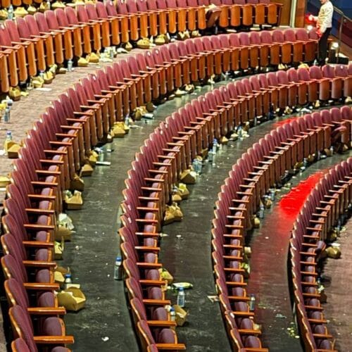 "Shocked Looks and Empty Seats: Did Oscar Stars Leave Their Manners Behind at the Theater?"