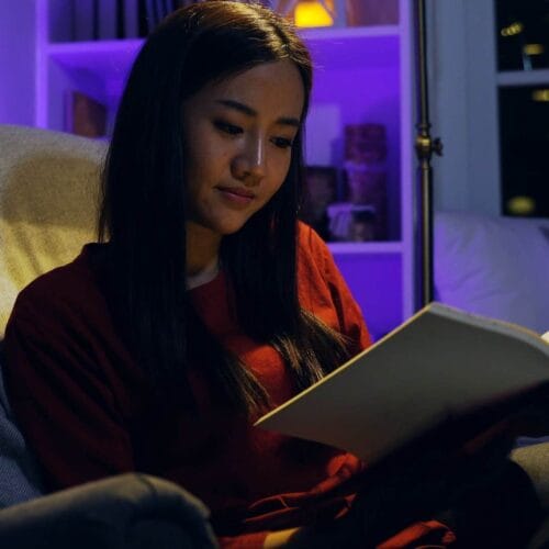 "Unlocking the Sleepy Secrets: 11 Surprising Personality Traits of the Sleep-Resistant Elite!"