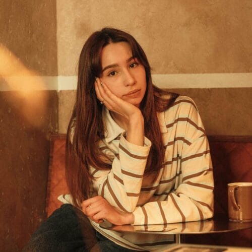 "Why Gen-Z Is Saying 'I Do' to Singlehood: 8 Mind-Blowing Reasons That'll Make You Rethink Love in 2023!"