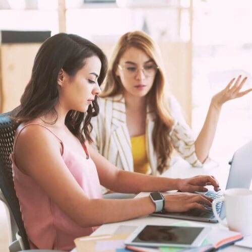 "Boss Says 'Just Grab a Latte!' After Employee Reveals Struggles with Basic Bills—The Response That Left Everyone Shook!"