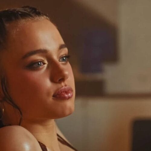 "Is Shiloh Jolie-Pitt the Next Buzzy Superstar? Mom Angelina's Mini-Me Shocks Fans in Unforgettable Music Video Cameo!"