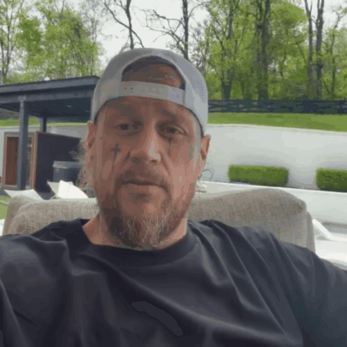 "Jelly Roll's Weight Gain Confession: Is His Health Journey Taking a Twinkie Turn?"