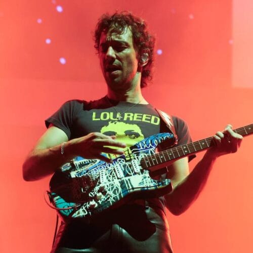 “The Strokes Kick Off Coachella Finale with a Mic Drop: A Bold Message to Uncle Sam That You Won’t Want to Miss!”