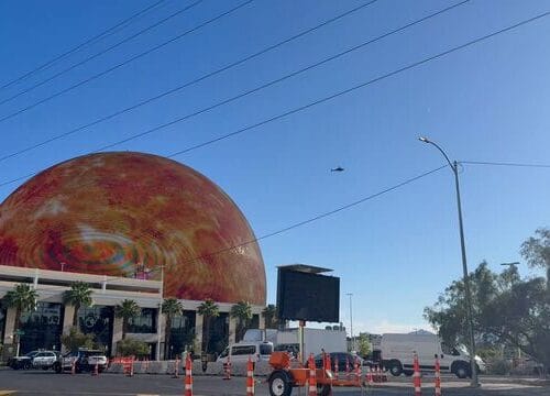 "Watch Out, Vegas! A Daredevil Takes on the Sphere—But What Happens Next Will Leave You Speechless!"