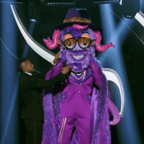 “Will the ‘Masked Singer’ Finale Reveal More Than Just Costumes? Trump’s Speech Intrudes on Celebrity Secrets!”