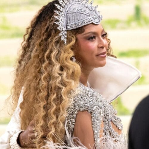 "Beyonc&eacute;'s Met Gala Look: The Star-Studded Secrets and Galactic Vibes You Can't Miss!"