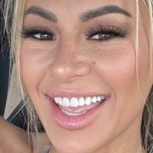 "From Combat Gear to Beachwear: Ex-Soldier Kindly Myers Packs a Punch in a Daring Bikini Showdown!"