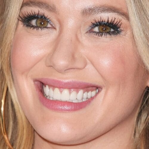 "Hilary Duff's Swimsuit Snap: A Sultry Pose or Just Another Unnecessary Splashtastrophe?"
