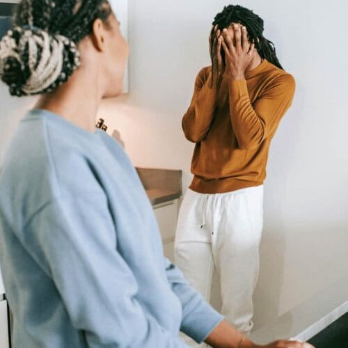 "Is Your Husband a Master Manipulator? Discover the 7 Phrases That Reveal His Trust Issues!"