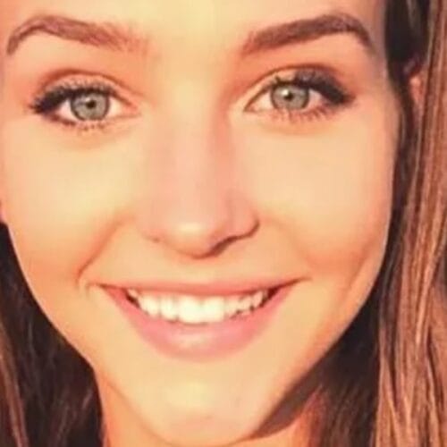"Rachel Cook's Cheeky Bikini Moment in Italy Has Fans Wondering: Are Those Strawberries or Just a Sweet Distraction?"