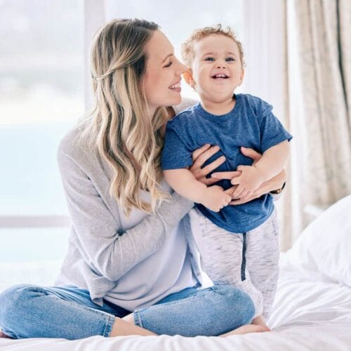"When Toddler&rsquo;s Epic Meltdown Turns Mom&rsquo;s Photoshoot Dream Into a Hilarious Internet Sensation!"