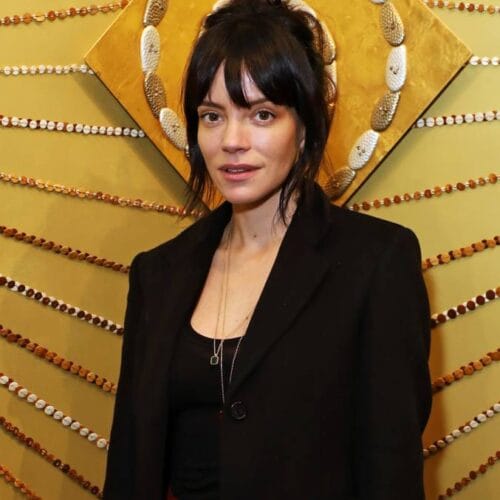 "Lily Allen's Silence Speaks Volumes: The Hilarious Comeback to Critics and the Secret Behind Her Mysterious 'No Talk' Tour Strategy!"